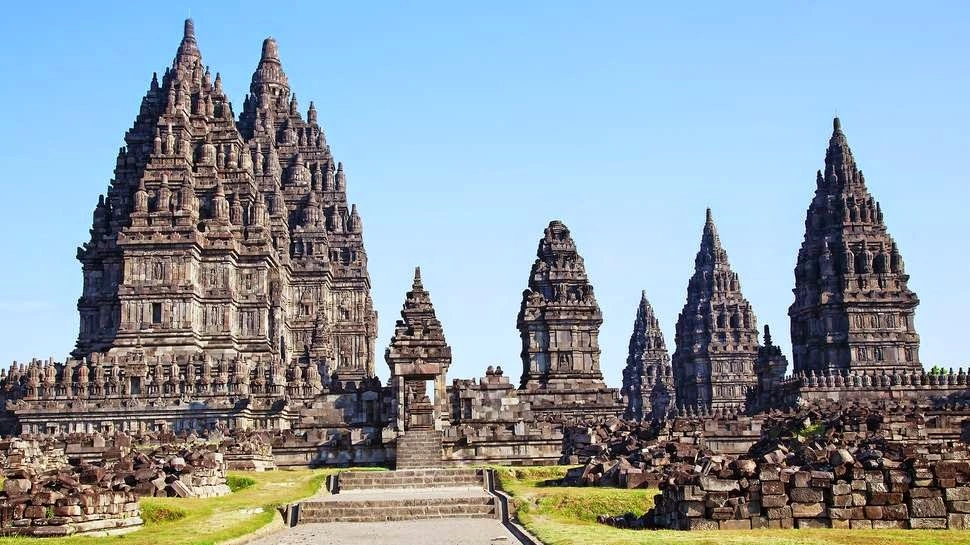 
        Candi Prambanan
    